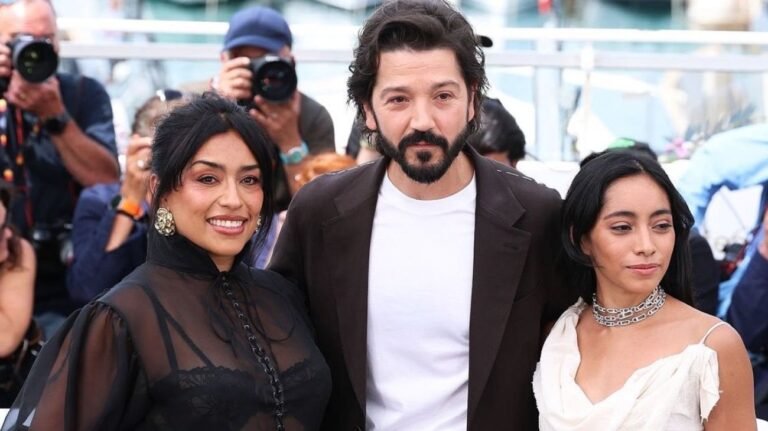 El éxodo invisible y la normalización del rechazo bajo la óptica de Diego Luna