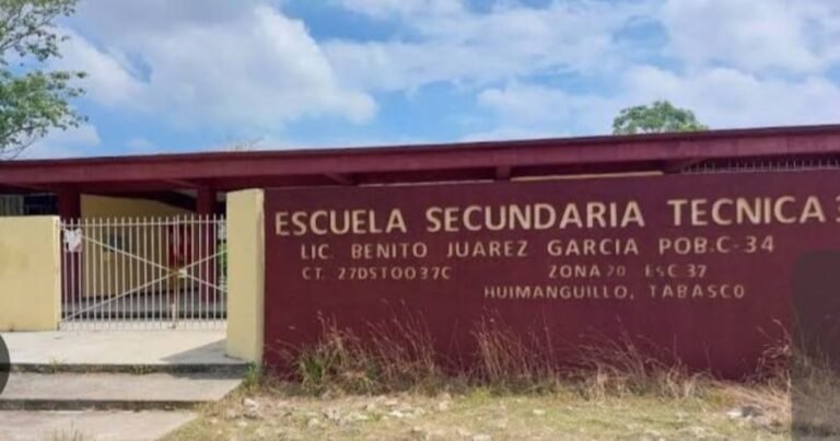 Apuesta por la paz escolar: alumno ataca a maestro con un cuchillo