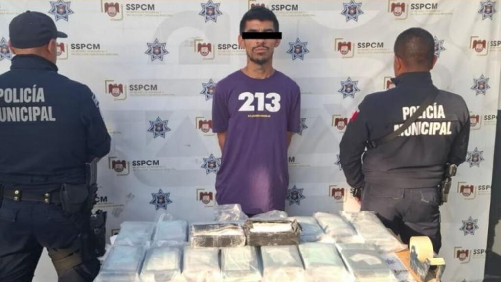 Persecución en Tijuana revela 17 paquetes de droga y detiene a sospechoso