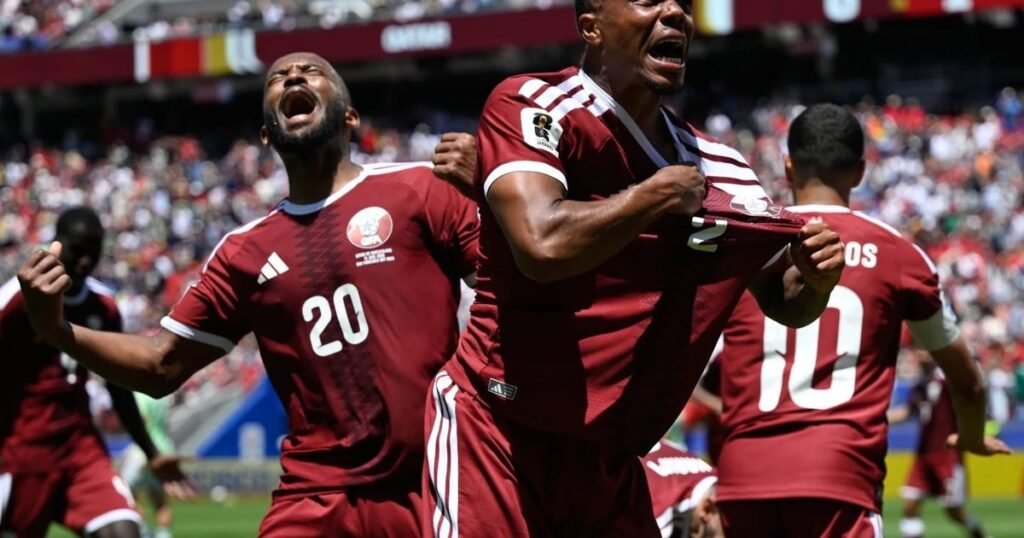 Qatar arrebata empate histórico a Suiza en su debut mundialista