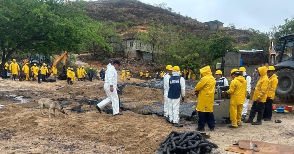 Pemex subestima impacto de derrame en Salina Cruz tras falla de ducto
