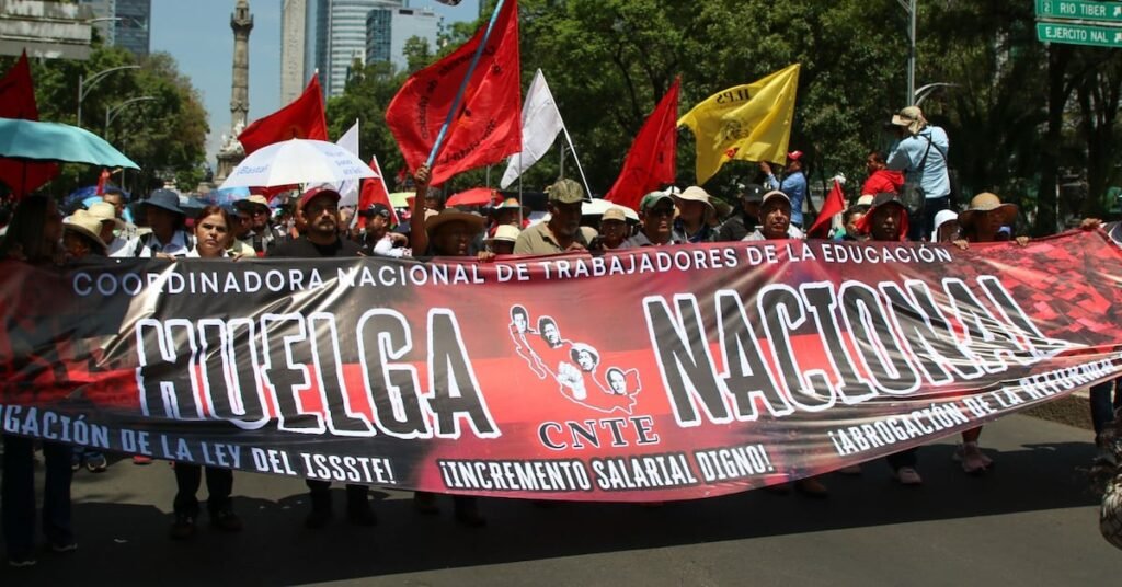 CNTE escala presión: liberación de peajes deja una herida económica abierta