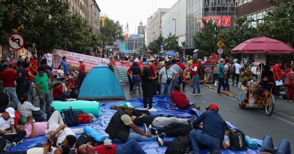 El relevo de la CNTE intensifica el pulso contra las autoridades