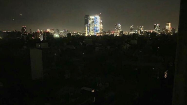 Apagón en CDMX por tormenta colapsa el suministro en alcaldías clave
